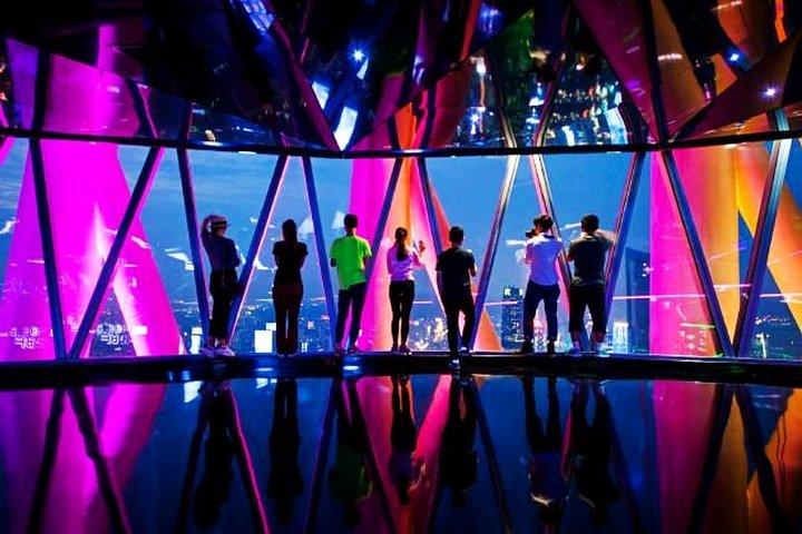 Private Guangzhou Night Tour with Canton Tower and Pearl River VIP Class Cruise