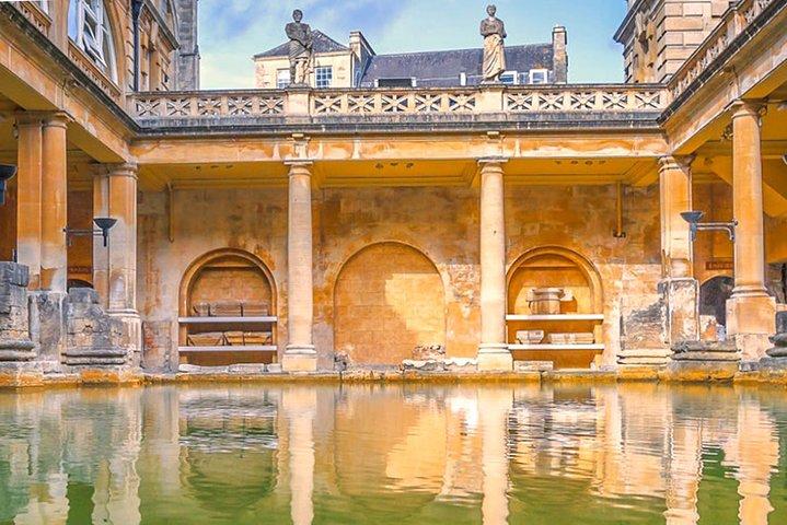 Windsor Castle, Stonehenge and Bath Tour Private