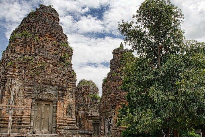 Kampong Phluk Floating Village and Roluos Group Tour