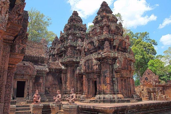Sacred River & Timeless Temples: Kbal Spean and Banteay Srei Tour