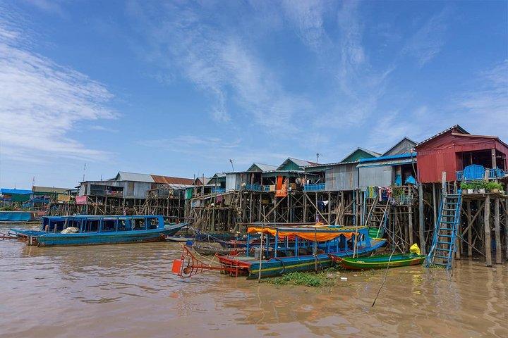 Kampong Phluk Floating Village and Roluos Group Tour