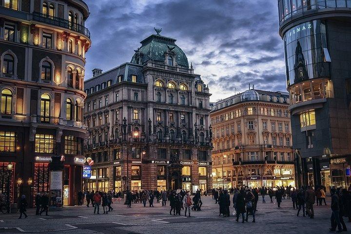 Budapest to Vienna - Private Transfer with 2 hours of Sightseeing