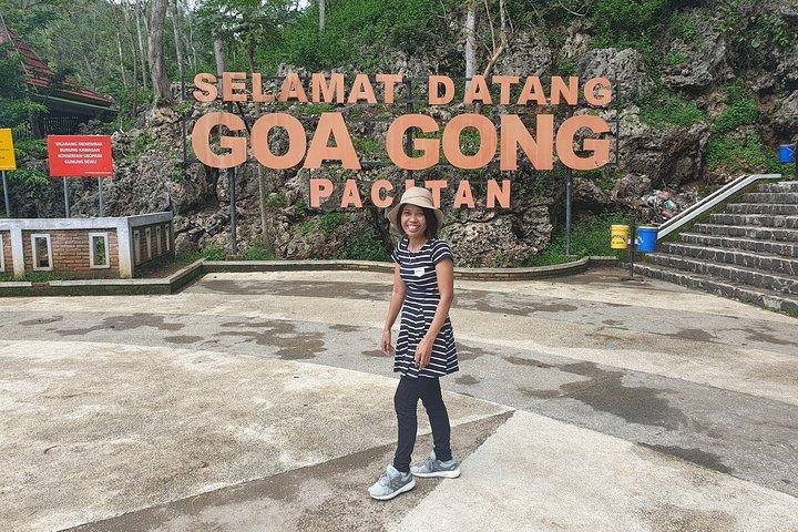 Full Day Tour Pacitan-East java departure from Yogyakarta:Beaches,cave,and River