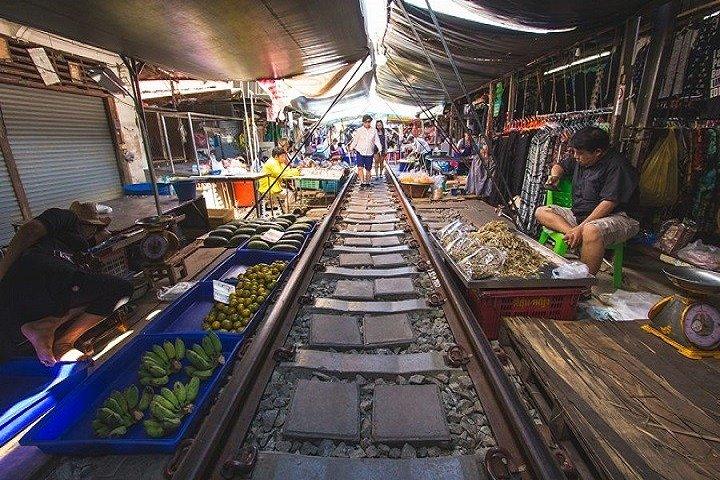 Private Amphawa & Maeklong Railway Market Day Tour with Fireflies