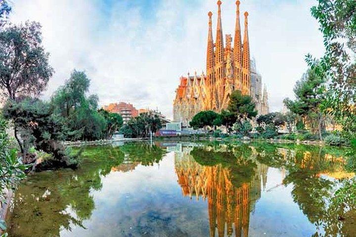 Barcelona and Andalucia 7 Days Tour from Madrid to Barcelona or Madrid