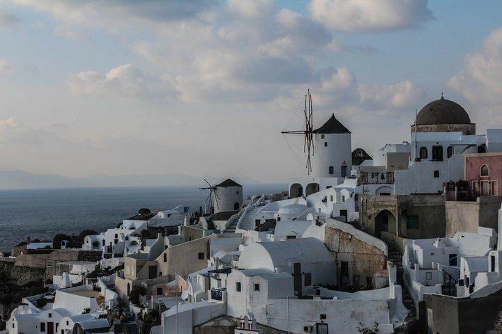 From Prehistoric Akrotiri to Iconic Oia ,by a licensed guide