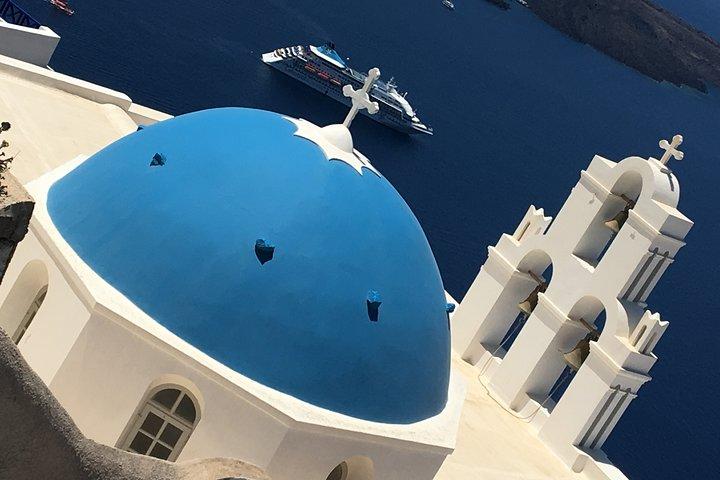 From Prehistoric Akrotiri to Iconic Oia ,by a licensed guide