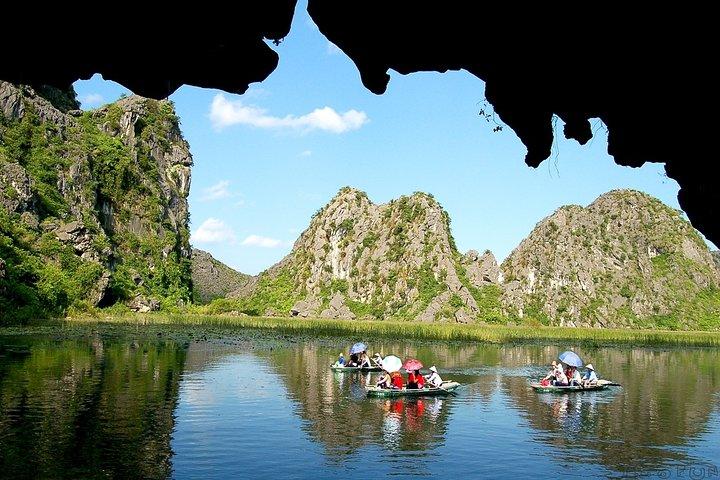 1-day Van Long Natural Reserve and Hoa Lu ancient town in Ninh Binh