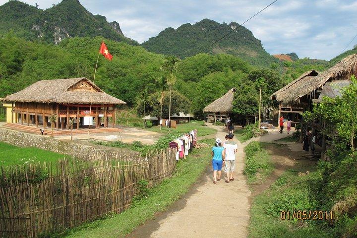 1-day Mai Chau hill tribe tour from Hanoi