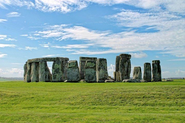 Windsor,Stonehenge & Winchester Luxurious Executive Vehicle Private Tour