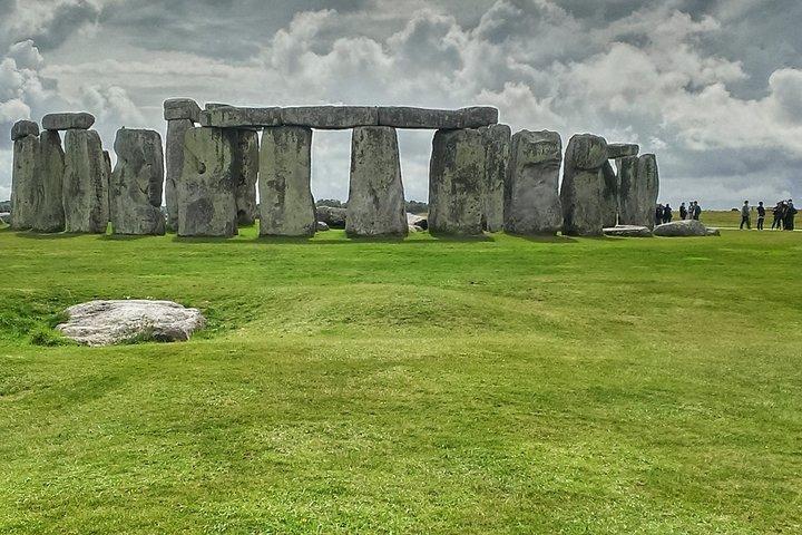 Windsor,Stonehenge & Winchester Luxurious Executive Vehicle Private Tour