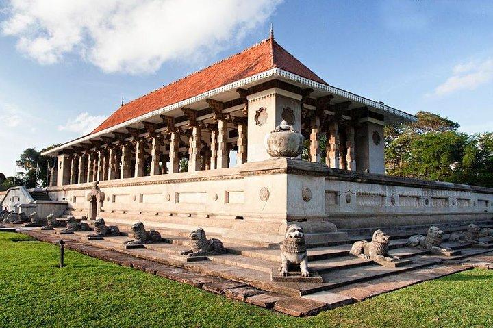 Colombo City Tour And Private Guided