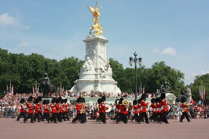 Full day London Private Tour by Executive Luxury Vehicle