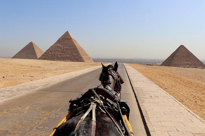 Private Tour of the Pyramids from Cairo
