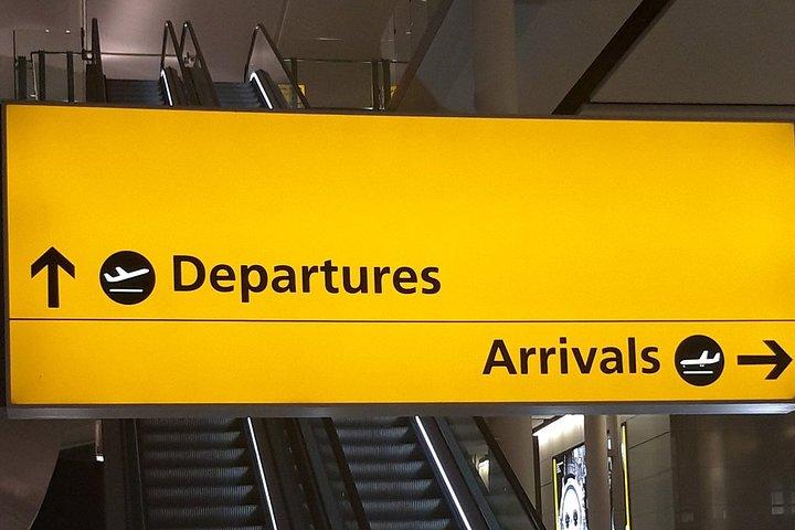 Private Transfer: Heathrow Airport to London to Southampton port