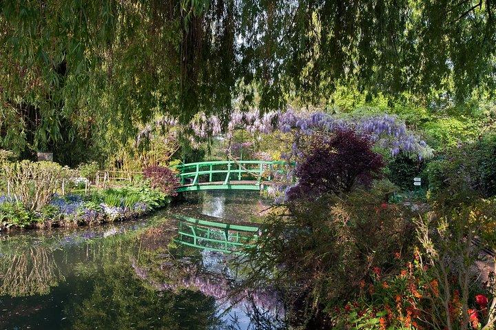 Guided tour Monet's house and gardens/small group