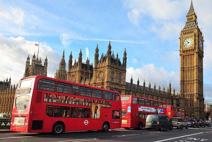 Half day London Private Tour in Executive Luxury Vehicle