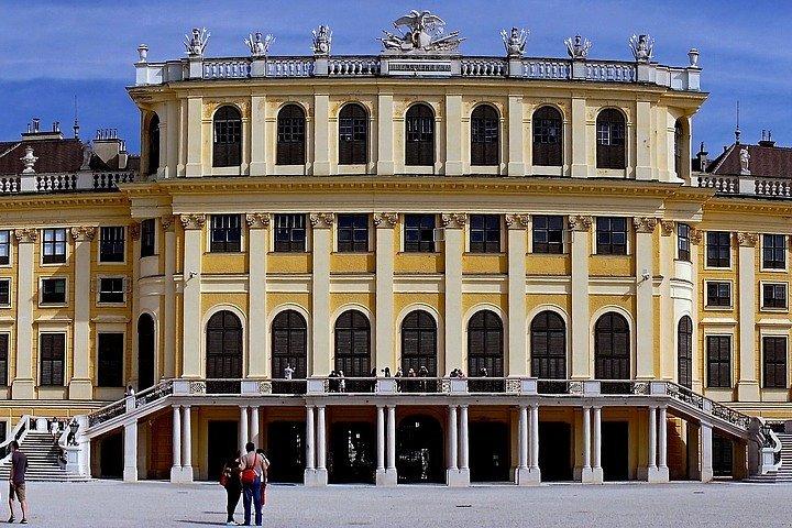 Private Vienna City Tour with a private transport and guide
