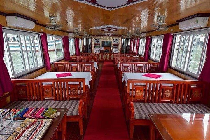 Ha Long Bay 1 Day 6 hour-Cruise with kayaking, Cave visiting & Swimming