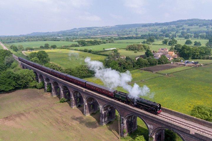 Cotswold & Shakespeare Country Tour in Executive Luxury Vehicle Private