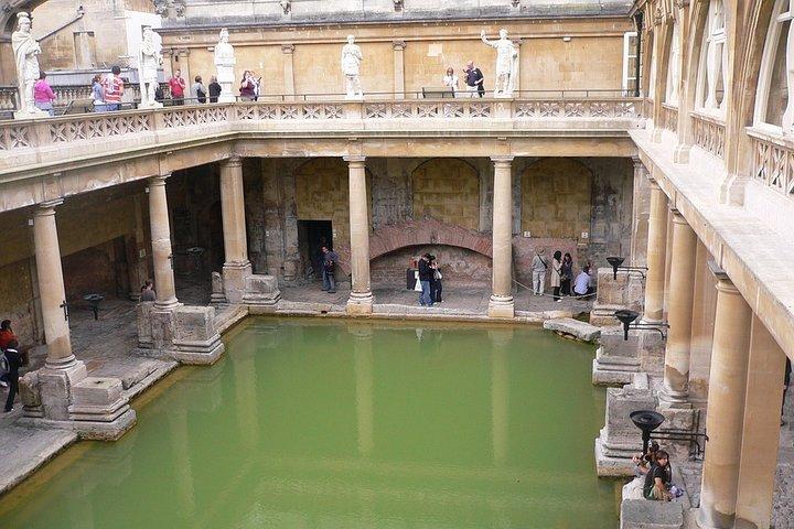 Stonehenge, Roman Bath & Salisbury Cathedral Private Tour
