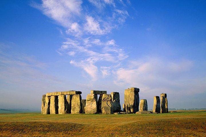 Stonehenge, Roman Bath & Salisbury Cathedral Private Tour