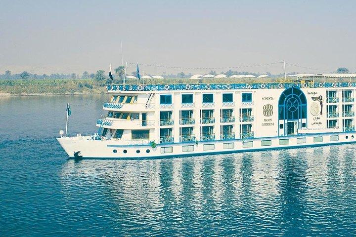 Amazing Private sailing 4-Days Nile Cruise from Aswan with all sightseeing
