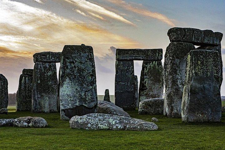 Windsor Castle, Stonehenge & Roman Baths Private Tour