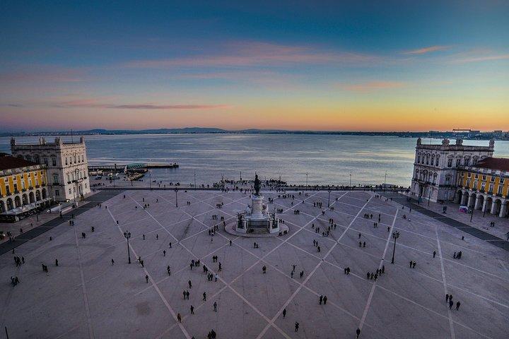 Lisbon Small-Group Sightseeing City Tour with Transportation