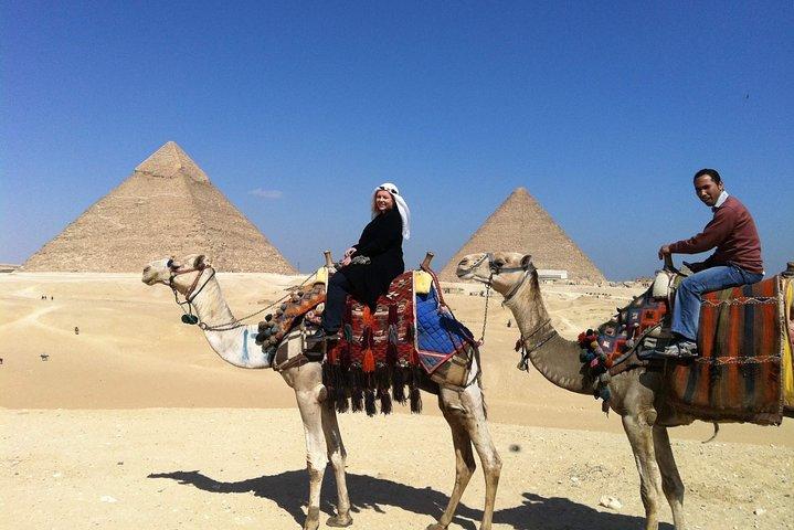 The Pyramids - A Stunning Sound & Light Showing Their History