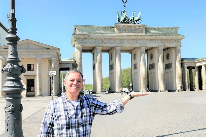 Private Berlin tour by car: 3 hours Highlights > 1 to 6 people