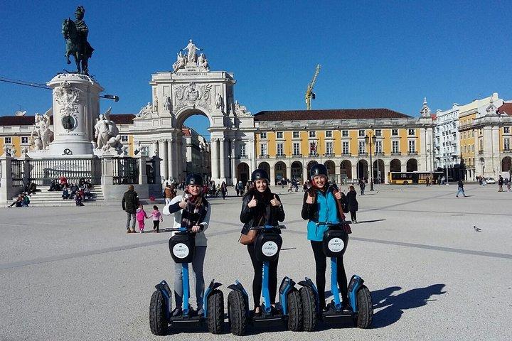 Lisbon Segway 1.5-Hour Private Tour: Bairro do Castelo, Mouraria