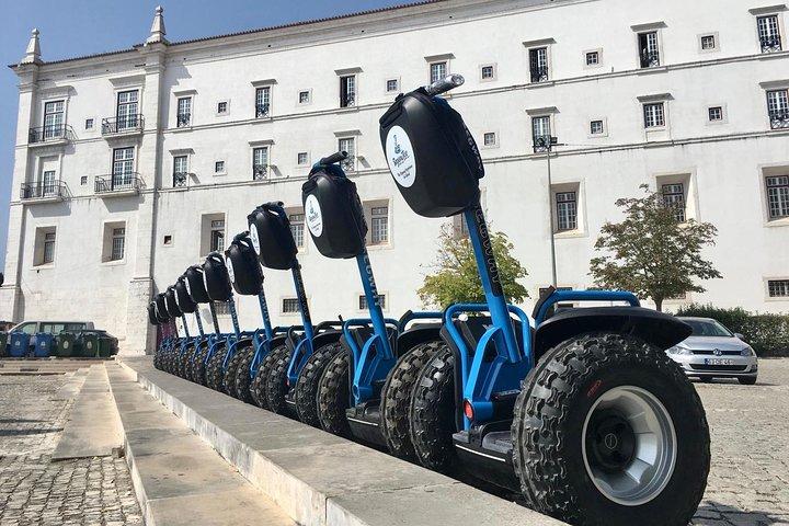 Lisbon Segway 1.5-Hour Private Tour: Bairro do Castelo, Mouraria