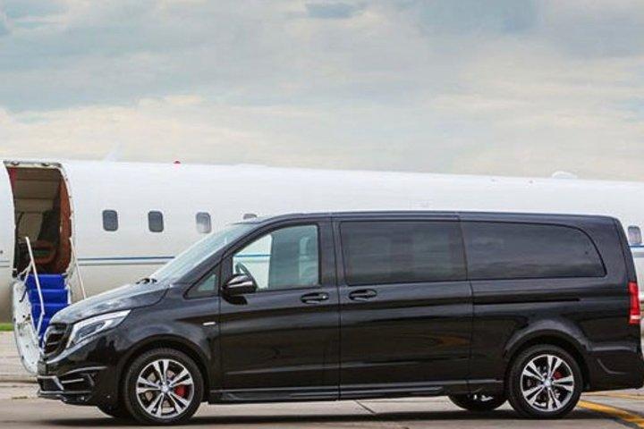 Transfer service from Fiumicino Airport to Rome 4 - 8 passengers