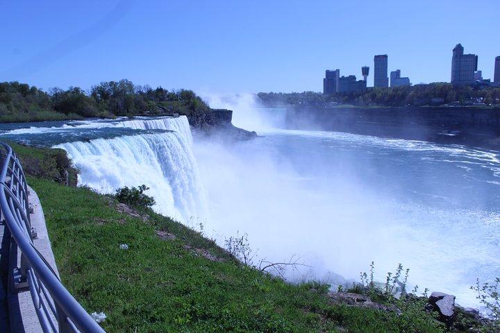 Exploring Niagara Falls by Foot with Maid of the Mist from USA