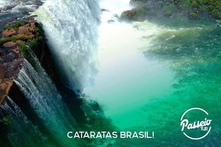 Transport to the Falls + Parque das Aves in a family vehicle.