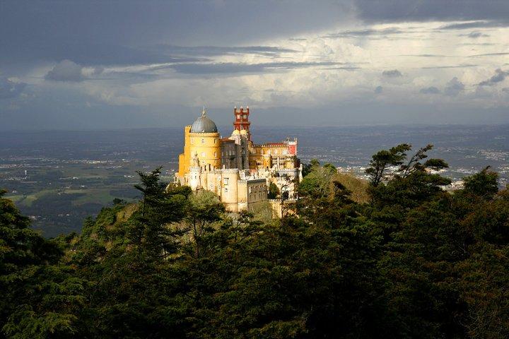 Sintra Tour with Pena Palace and Monserrate Palace- Private Tour