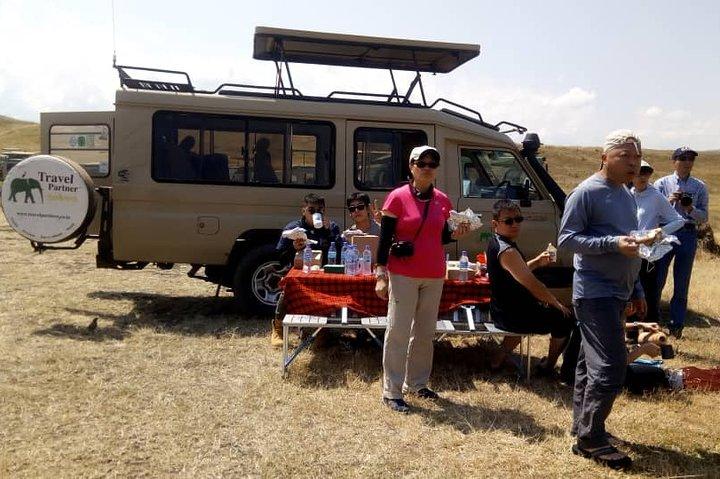 5 Day Silver Serengeti & Ngorongoro Crater & Tarangire Safari