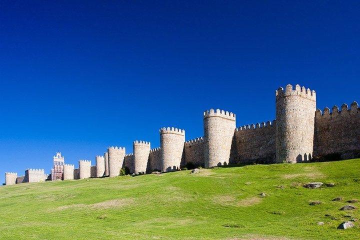Segovia and Avila Private Tour with Lunch and Hotel Pick up from Madrid