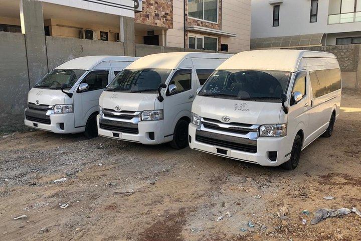 Chauffeur: Lahore International Airport Transfer - Arrival