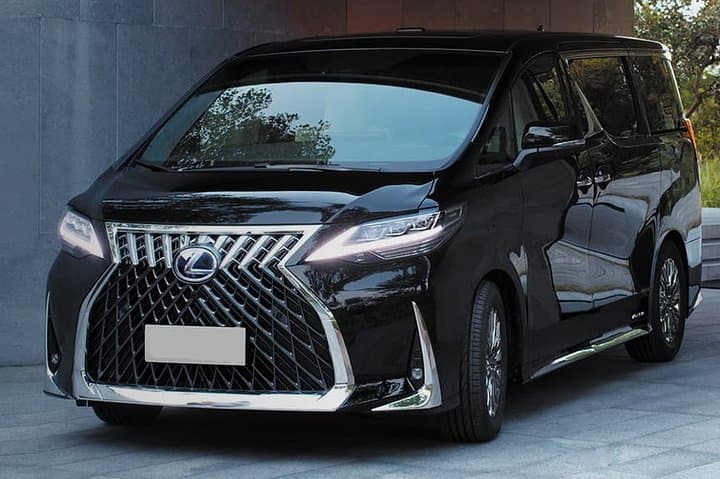 Airport Transfer: Tokyo City to Narita Airport NRT by Luxury Van