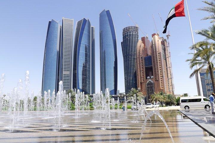 Abu Dhabi Private Tour with Louvre & High Tea at Etihad Tower
