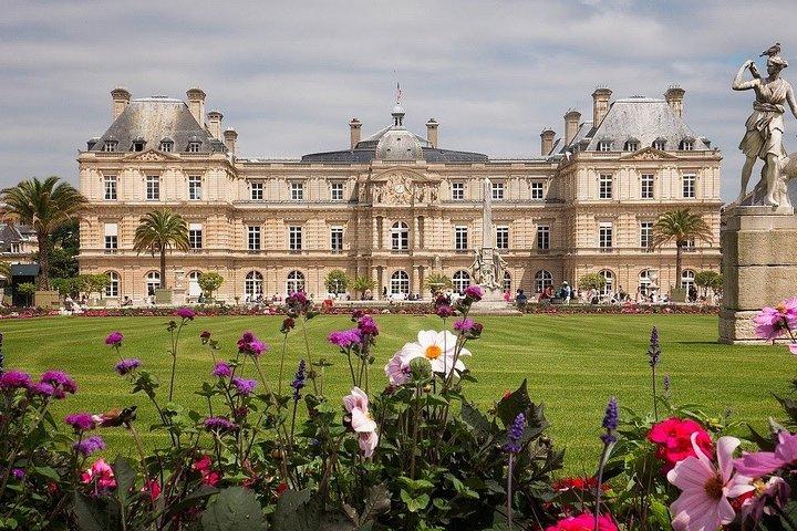 Private Lovely and Romantic Walking Tour in Luxembourg