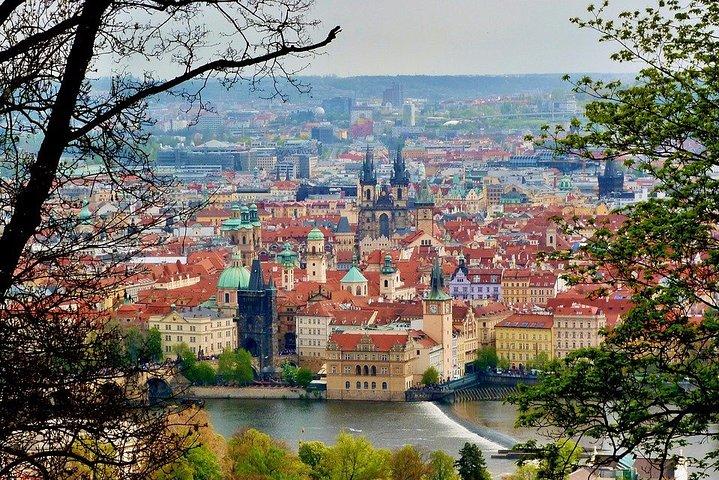A weekend in Prague: Private transfers and tours with official tour guide