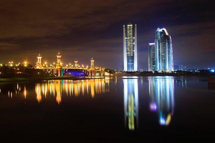 Putrajaya Tour By Night with Putra Lake Cruise