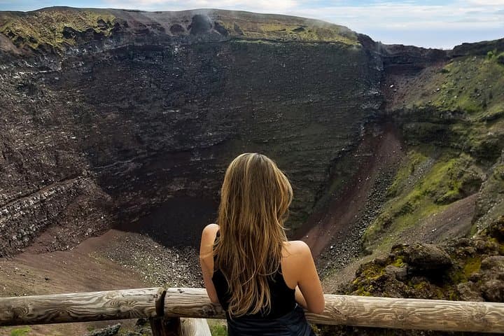Vesuvius tour with wine tasting and light lunch
