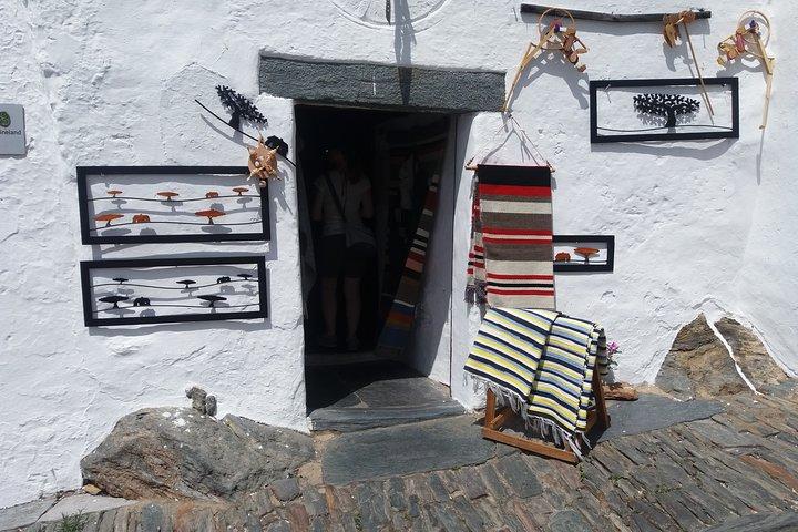 Private Tour to Evora and Monsaraz from Lisbon