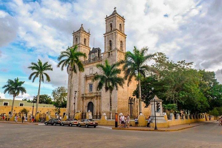 Chichen Itza and Cenote Trip with Luxury Transport from Cancun or Riviera Maya