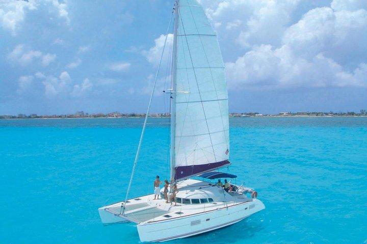 Catamaran and snorkel in isla mujeres