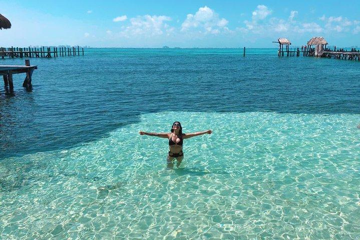 Tour in a Catamaran to Isla Mujeres with all included for the best price!